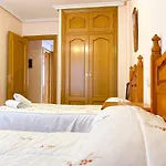 Vivienda Turistica Leones *