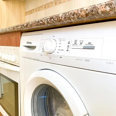 Vivienda Turistica Leones Apartment *