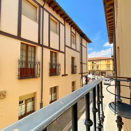 Vivienda Turistica Leones 베를랑가 데 두에로